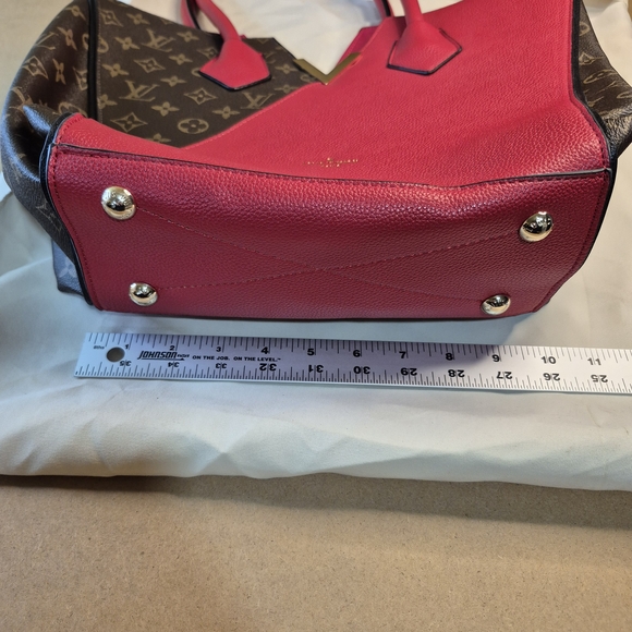 Louis Vuitton Red and Monogram Reversible Tote - Picture 11 of 16